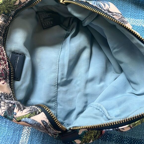 Toiletries bag ✨✨✨ - Picture 4 of 9